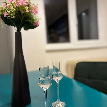 公寓 Emeraldia - Quiet Urban Hideaway With Modern Style